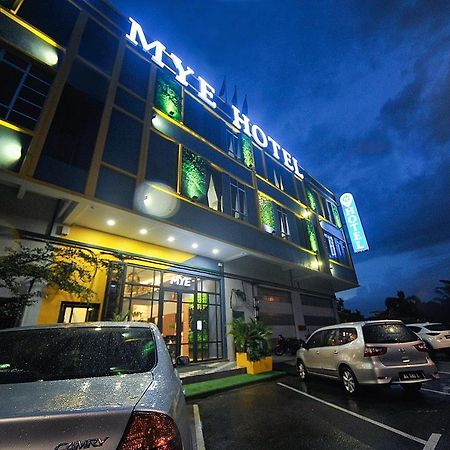 Mye Hotel Muar Extérieur photo