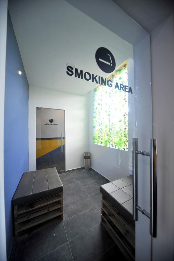 Mye Hotel Muar Extérieur photo