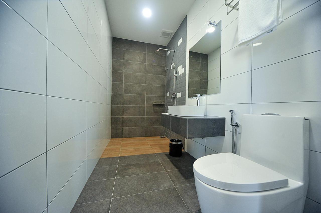 Mye Hotel Muar Extérieur photo