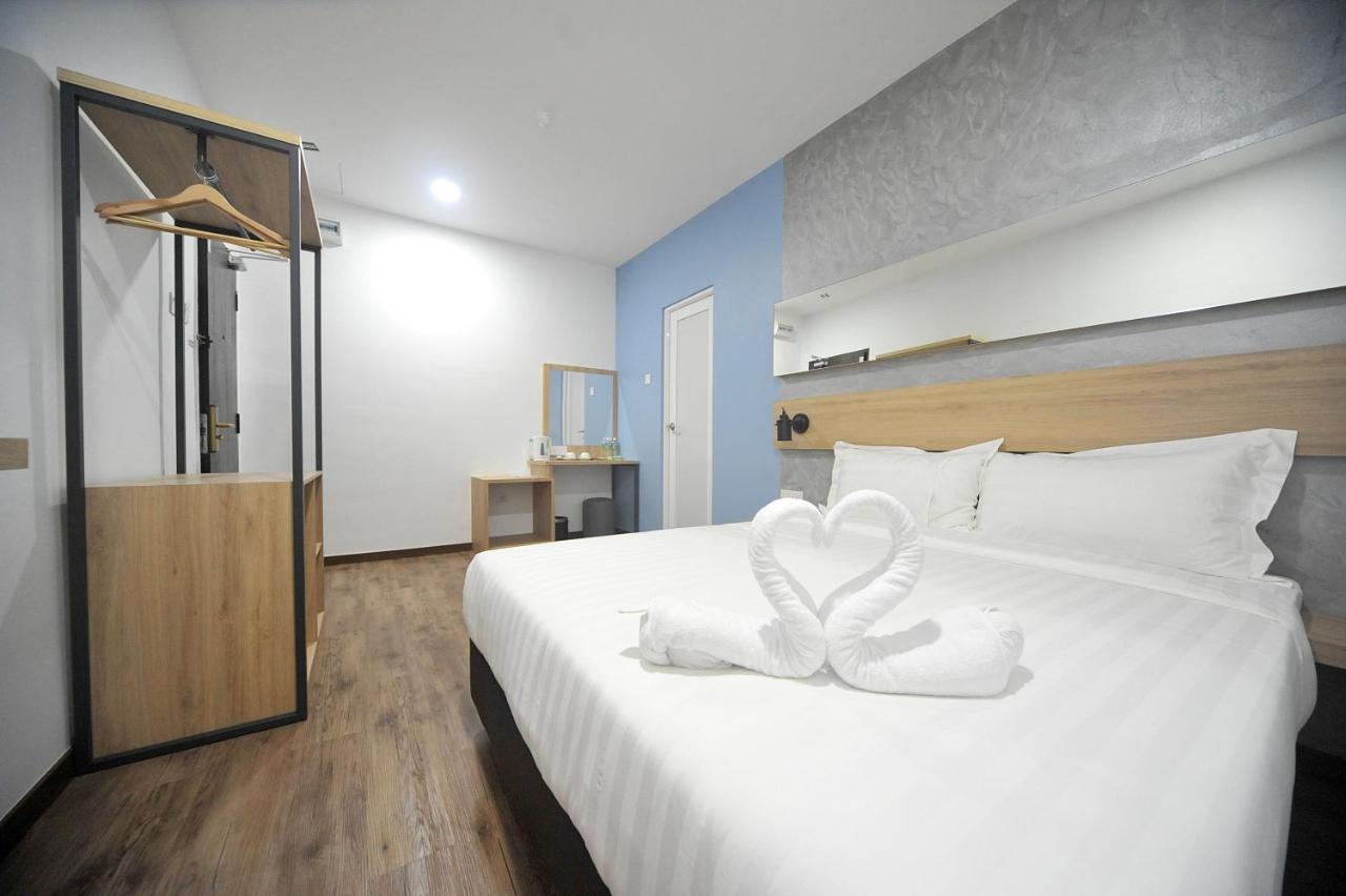 Mye Hotel Muar Extérieur photo