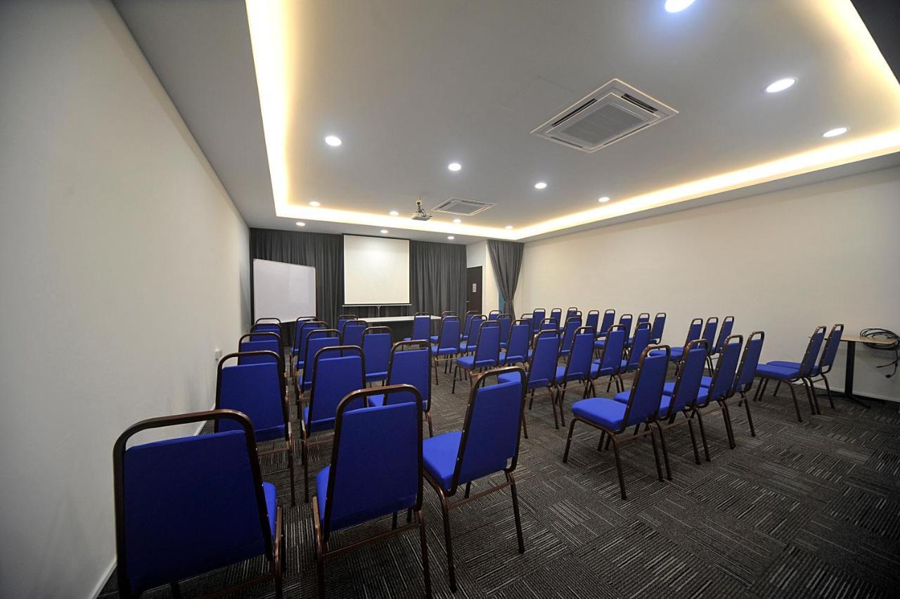 Mye Hotel Muar Extérieur photo